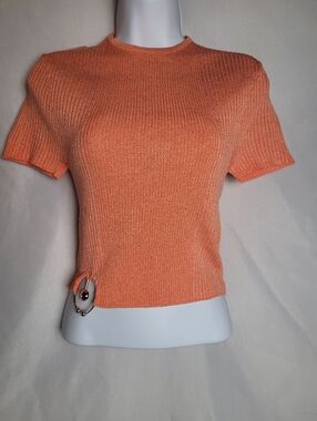 OSIS Studio Kelly Top Short Sleeve Ribbed Knit Croptop Gold Tone Ring Detail XS